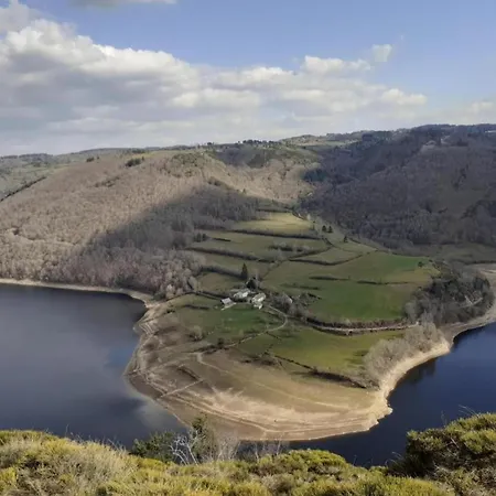 Peaceful Mountain Retreat Neuvéglise