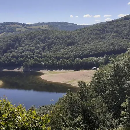 Peaceful Mountain Retreat