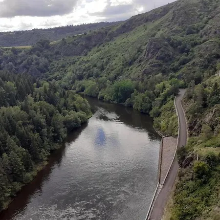 Dom wakacyjny Peaceful Mountain Retreat Neuvéglise