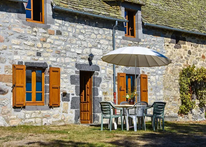 Сasa de vacaciones Peaceful Mountain Retreat Neuvéglise